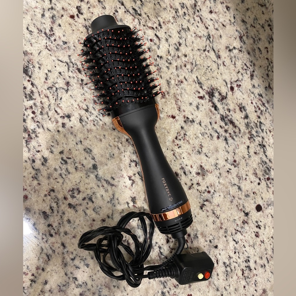 Foxybae Blowout Brush